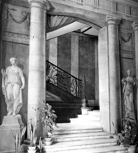 Folie St. Jamesin eteinen, Neuilly-sur-Seine (m/w kuva)