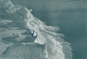 Growing Ice-Foot, Cape Evans, c1911, 1913 tekijältä Frank Debenham