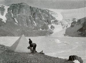 The Devils Punch Bowl, tyhjä Cwm Granite Harbourin lounaiskulmassa, 1912, 1913