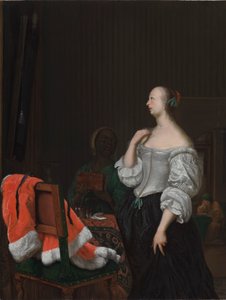 Nainen seisoo peilin edessä
