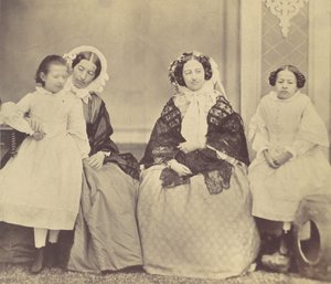 Elise Höusermann, Hermine, Marie ja Marie Antoine, 1850-60-luvut. tekijältä Franz Antoine