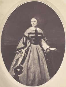 [Naisen muotokuva, seisova, katsoen vasemmalle], 1850-60-luku.