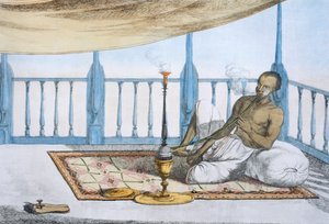 Mies polttaa vesipiippua hasista tai oopiumia, pubista The Hindut or the Description of their Mores, Customs and Ceremonies. 1808-12 (värillinen etsaus)
