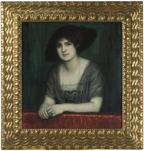 Maria tummalla hatulla, n. 1916.