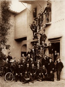 Muotokuva Alinari Brothers -valokuvauslaitoksen työntekijöistä Firenzessä, 1899 (lasilevy)