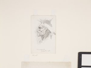 Intiaanipää, päivämäärä tuntematon (lyijykynä valkoiselle paperille) tekijältä Frederic Remington
