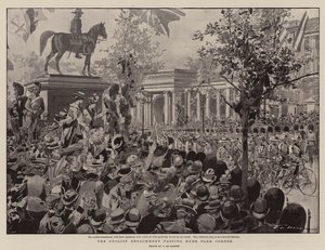 Pyöräilijäyksikkö ohittaa Hyde Park Cornerin tekijältä Frederic de Haenen