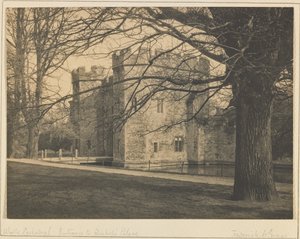 Sisäänkäynti piispan palatsiin, Wellsin katedraali, n. 1900 (platinaprintti)