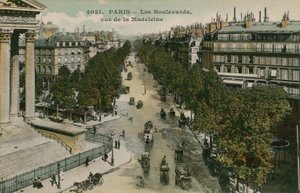 Pariisin bulevardit Boulevard de la Madeleinen katsottuna. Postikortti lähetetty 1913. tekijältä French Photographer