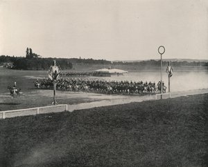 Ratsuväkiliikkeet Longchampsilla (m/v kuva) tekijältä French Photographer