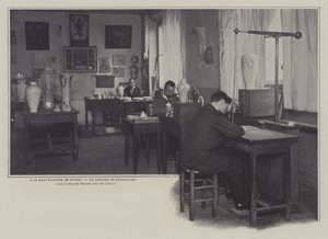 Sisustuspaja Sevresin posliinitehtaalla, Ranska (m/v kuva) tekijältä French Photographer