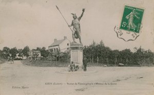Gien (Loiret), Vercingetorixin patsas. Postikortti lähetetty 1913. tekijältä French Photographer