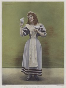 Julie Guiraudon nimiroolissa elokuvassa Cendrillon (Cinderella) (värillinen kuva)