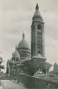 La Basilique du Sacre-Coeur, Campanile, Basilica of Sacre-Coeur ja Campanile (valokaiverrus) tekijältä French Photographer