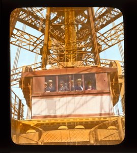 Pariisin näyttely: Eiffel-torni, 1900 (lyhtyliukumäki) tekijältä French Photographer