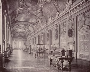 Pariisi: Apollon galleria, Louvre, etelään katsova (m/w kuva) tekijältä French Photographer