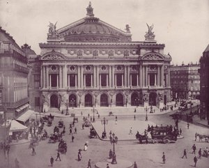 Pariisi: Pariisin oopperatalo (s/w-kuva) tekijältä French Photographer