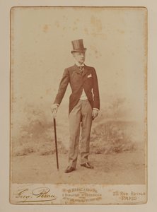 Valokuva matkamuistoalbumista Boni de Castellanen muistoksi tekijältä French Photographer