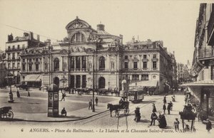 Place du Ralliement, teatteri ja Chaussee Saint-Pierre, Angers, Ranska tekijältä French Photographer