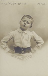Pienen pojan muotokuva (m/w kuva) tekijältä French Photographer