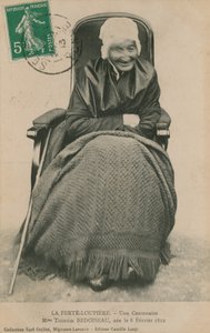 Satavuotiaan postikortti, Madame Therese Bedoiseau, La Ferte-Loupiere, 1913 tekijältä French Photographer