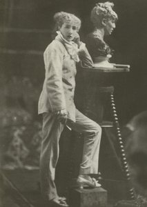 Sarah Bernhardt, vuonna 1869 (m/w kuva) tekijältä French Photographer