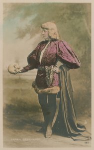 Sarah Bernhardt puvussa Hamletina tekijältä French Photographer