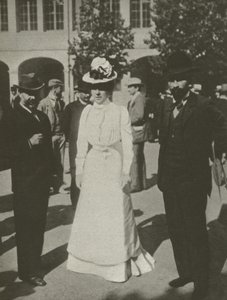 Lady In White, Dreyfusin kokeet (m/w kuva) tekijältä French Photographer