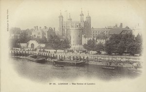 Lontoon Tower ja Thames-joki tekijältä French Photographer