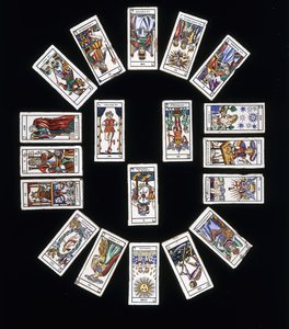Ranskalainen kivitavaralevypaneeli, koristeltu Marseillen Tarot-korttipakassa, 1900-luku tekijältä French School