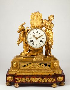 Myöhäinen Ludvig XV:n ormolu mantelikello, jossa Venuksen pitämä Henri IV:n profiilimedaljonki tekijältä French School