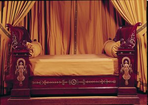 Sänky, First Empire -tyylinen (puu & ormolu)
