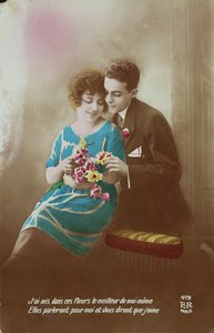 Pariskunta kukkien kanssa, 1910-20 tekijältä French School