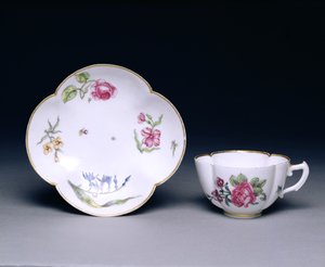 Kuppi ja lautanen, Vincennes, n. 1745-52 (posliini)