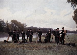 Sähköinen ja optinen lennätys - "" Military Albumissa"" tekijältä French School