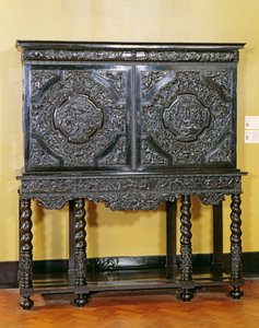 Endymion-kaappi, ranska, n. 1650 (eebenpuu, tammi- ja mäntyruholla) tekijältä French School