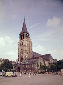Yleisnäkymä julkisivusta tekijältä French School