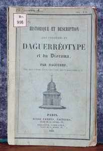Daguerreotypen ja dioraman prosessien historia ja kuvaus, Daguerren ja Girouxin vuonna 1839 markkinoiman kameran mukana toimitettu käsikirja tekijältä French School