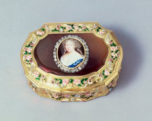 Ludvig XVI:n soikea nuuskalaatikko, Gabriel Gallois, Pariisi, 1738 (kulta, akaatti ja emali)