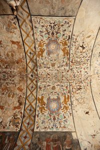 Seurakuntakirkko (Solersin Neitsyt Marian kirkko). sisätilat Nave, katot. Seinämaalauksia. 16. vuosisata (?). tekijältä French School