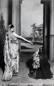 Postikortti, joka kuvaa Sarah Bernhardtia (1844-1923) Phedressä Jean Racinen (1639-1999) 1800-luvun lopulla tekijältä French School