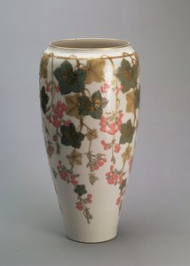 Sevres-maljakko, overglaze-koristeella (posliini) tekijältä French School