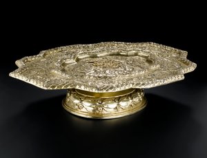 Hopeakullattu, muotoiltu ääriviiva, Lennoxloven wc-palvelusta, jonka omistaa Frances Teresa Stewart, Richmondin ja Lennoxin herttuatar: Ranska, Pariisi, 1666 - 1667 tekijältä French School