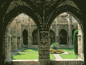 Cloister Garden, nähtynä yhdestä galleriasta, 1272-1340 tekijältä French School