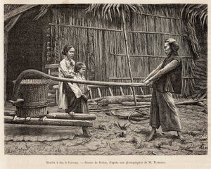 Riisimylly, maanviljelijän talon edessä Gocongissa, kaiverrus Robinin piirustuksen jälkeen, joka havainnollistaa matkaa Cochinchineen, tohtori Morice, vuonna 1872, julkaistu "" Le tour du monde""" 1875, toimittanut Edouard Charton, Hachette-painos, Pariisi tekijältä French School