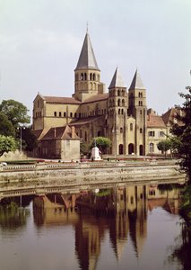 Näkymä Notre-Damen kirkolle, 1000-1100-luku tekijältä French School