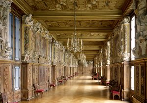 Näkymä Galerie Francois I:lle, 1528-40 tekijältä French School