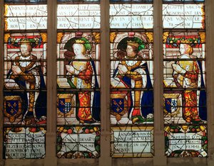 Ikkuna, joka kuvaa Jacques de Bourbonia (1315-61) Comte de la Marchea, Jeanne de Chatillon-Saint-Polia (k. 1371) Jean I de Bourbonia (1361-94) ja Catherinea, Comtesse de Vendome tekijältä French School