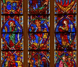 Ikkuna w200, joka kuvaa ristiinnaulitsemista Marian ja Johanneksen kanssa tekijältä French School