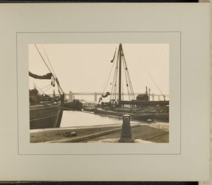 Runcorn - Old Quay Docks tekijältä G. Herbert and Horace C. Bayley